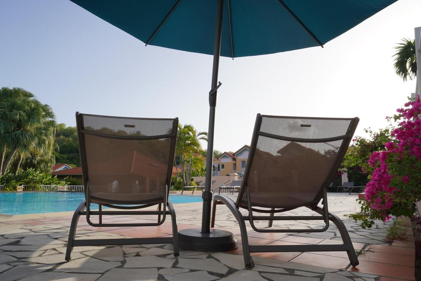 T2 Spacieux, Confort, Piscine & Plage A Sainte-Anne Extérieur photo