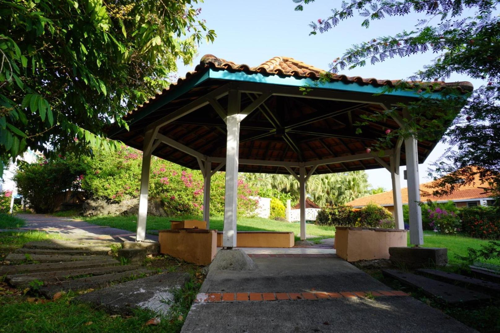 T2 Spacieux, Confort, Piscine & Plage A Sainte-Anne Extérieur photo